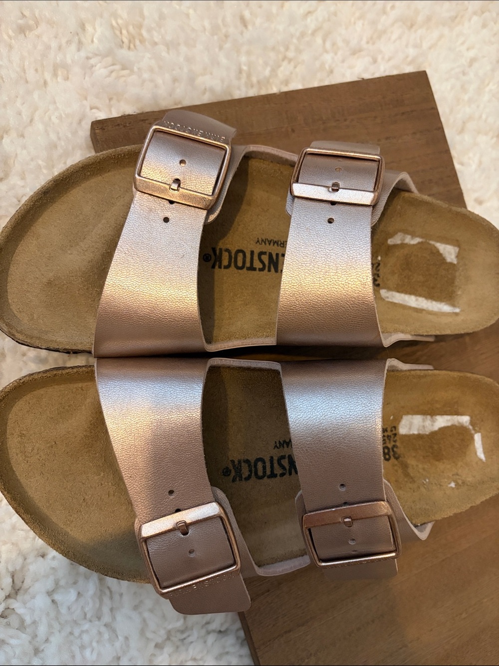 Birkenstock Arizona Two-Strap Metallic Rose Gold Sandals Size 38 - Picture 6 of 6
